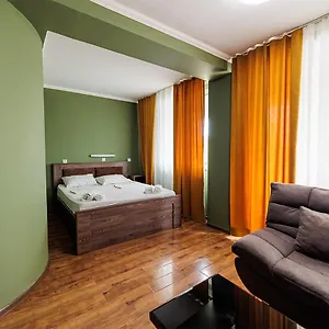 By Mgzavrebi Otel Tiflis